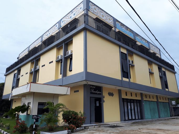 RedDoorz near Dermaga Pelabuhan Rakyat, Sorong