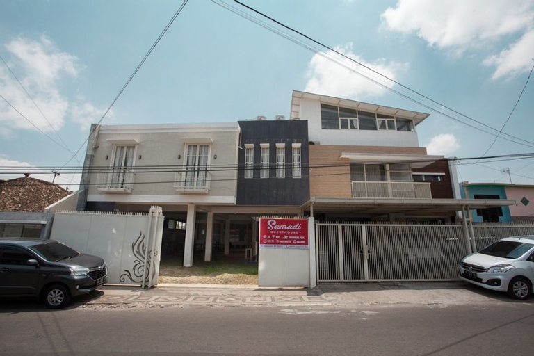 RedDoorz Syariah near Museum Angkut Batu 2, Malang