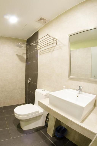 Bathroom 5, Orange Hotel Kuchai Lama, Kuala Lumpur