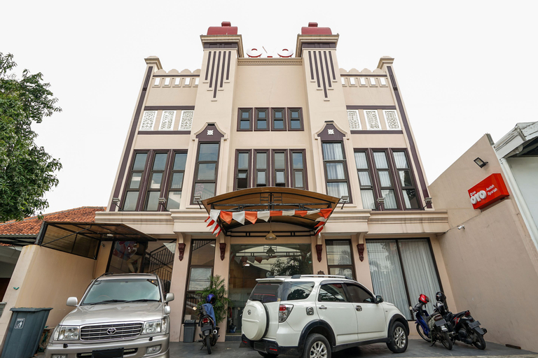 OYO 240 Audah Sevana Syariah Hotel, Surabaya