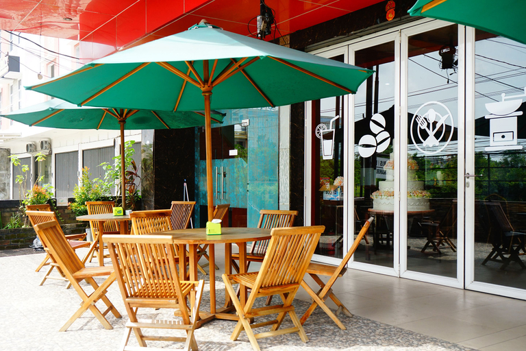 Food & Drinks 5, OYO 629 Grand Vella Hotel, Central Bangka