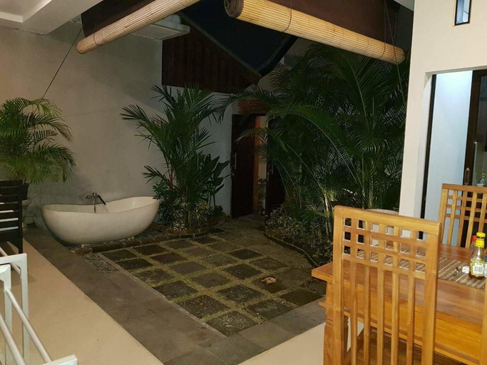 Bathroom 5, Kampung Canggu, Badung