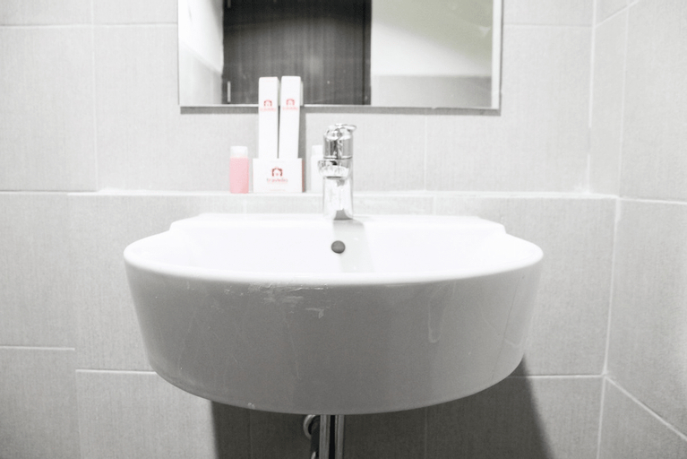 Cozy Studio Room Bintaro Icon Apartment By Travelio, South Tangerang