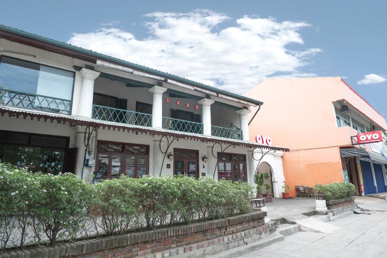 OYO 422 Achterhuis Residence, Semarang