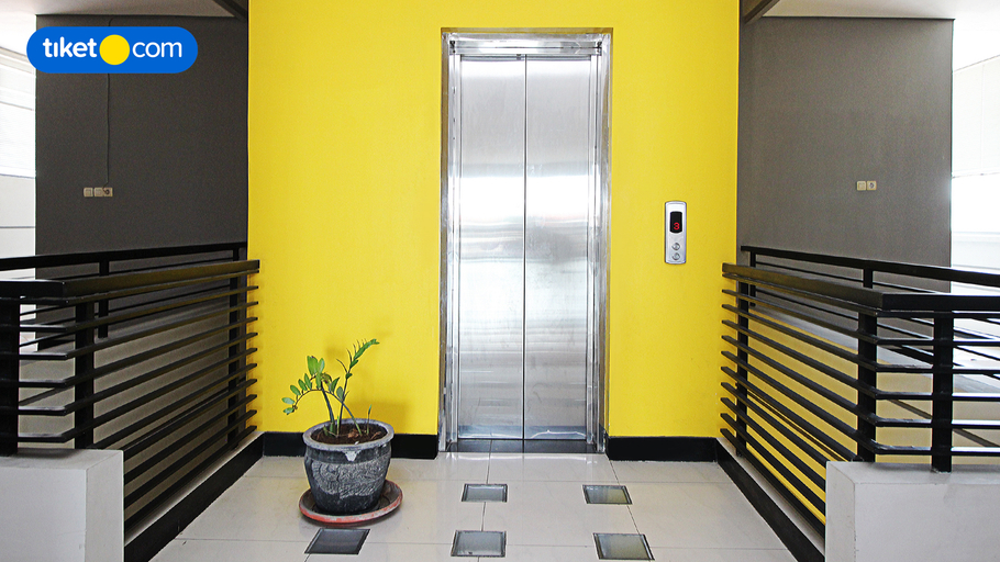 Public Area 16