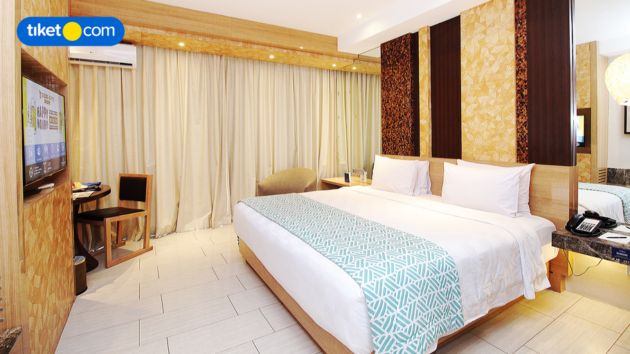 The Rinra Makassar, Makassar