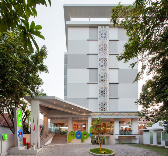Exterior & Views 26