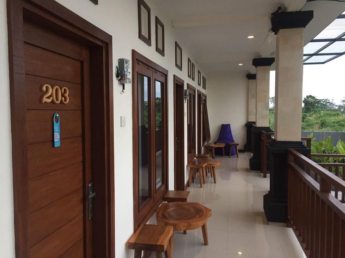 Public Area, Dikubu Belong Seminyak, Badung