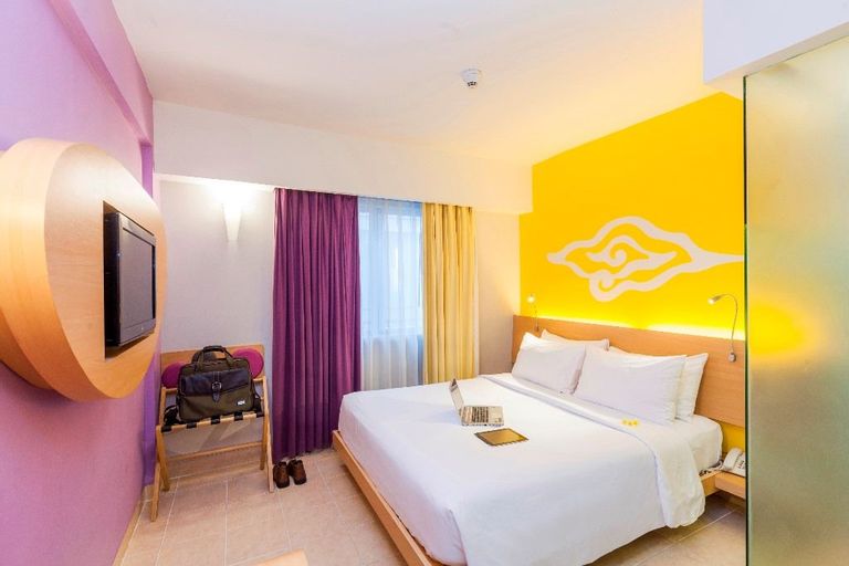 Bedroom 2, Kuta Beach Hotel, Badung