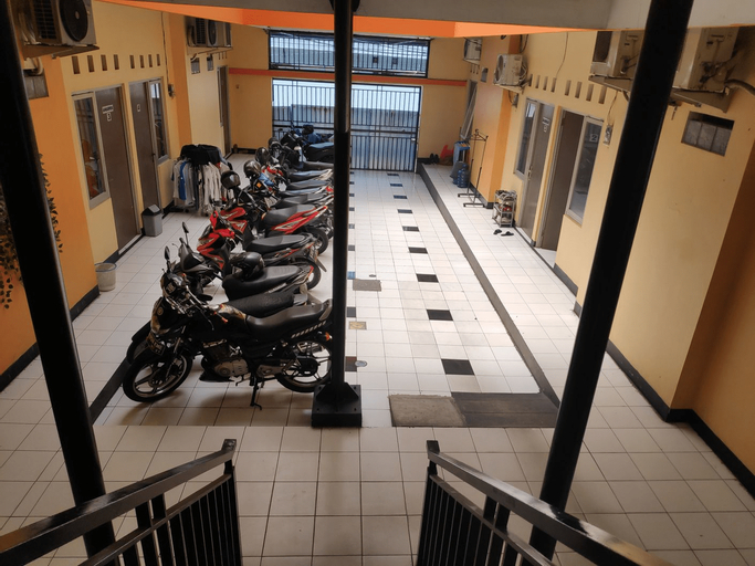 OYO Life 2850 Kost Setia Premiere, Bekasi