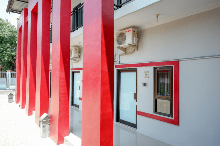 Public Area, RedDoorz Syariah near Alun Alun Tegal, Tegal