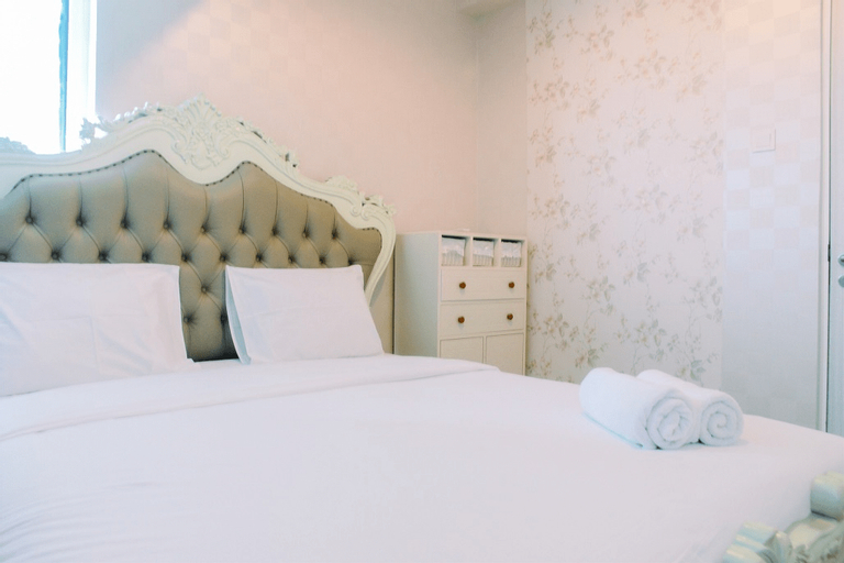 Luxury Furnished 2BR Grand Kamala Lagoon Apartment By Travelio, Bekasi
