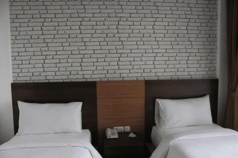 Are You and I Breakfast and Bed, Bandung