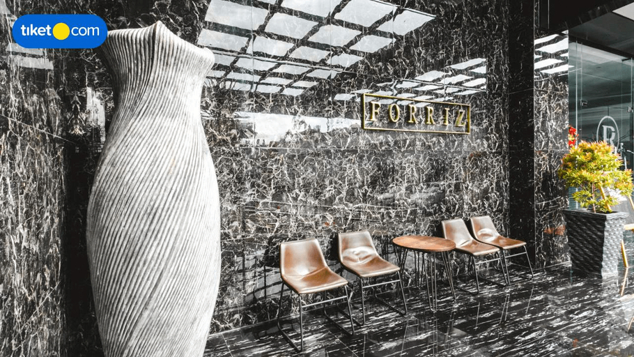 Forriz Hotel Yogyakarta - Food & Drinks
