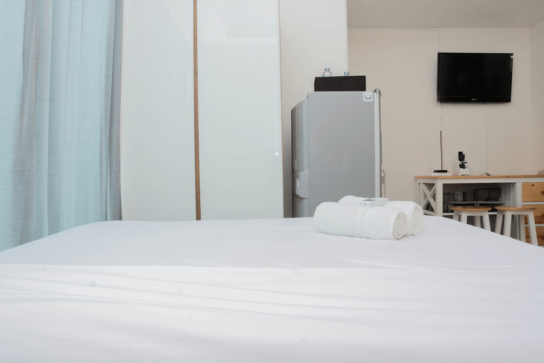 Exterior & Views 2, Comfy and Warm Studio Grand Kamala Lagoon Apartment By Travelio, Bekasi