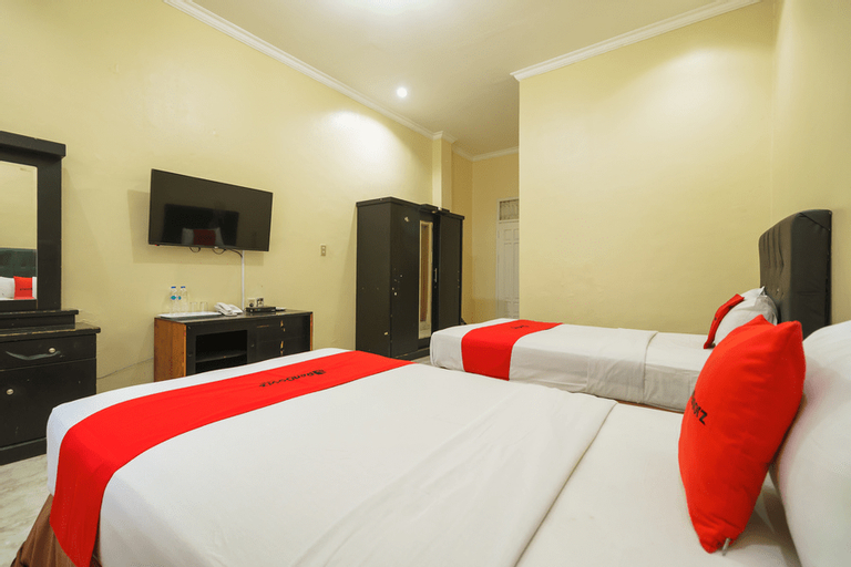 Bedroom 5, RedDoorz Plus @ Hotel Sempurna Watervang Lubuk Linggau, Lubuklinggau