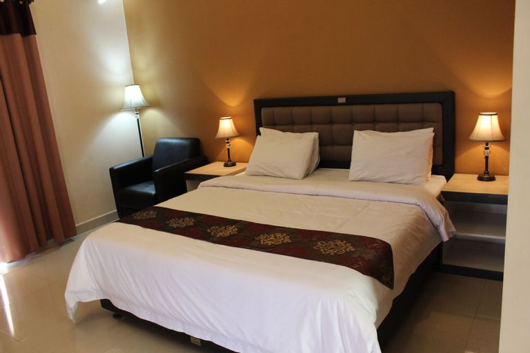 Bedroom 2, JTS Hotel Resort & Convention, Samosir