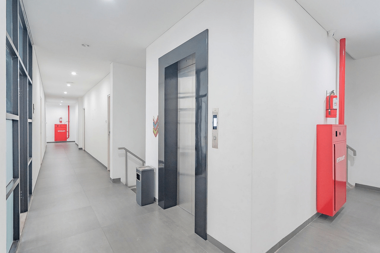 RedDoorz Premium @ Hotel Hebat - Public Area