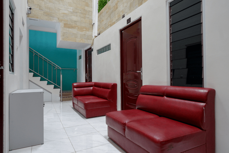 Public Area 5, RedDoorz Hostel near Kota Lama Semarang, Semarang