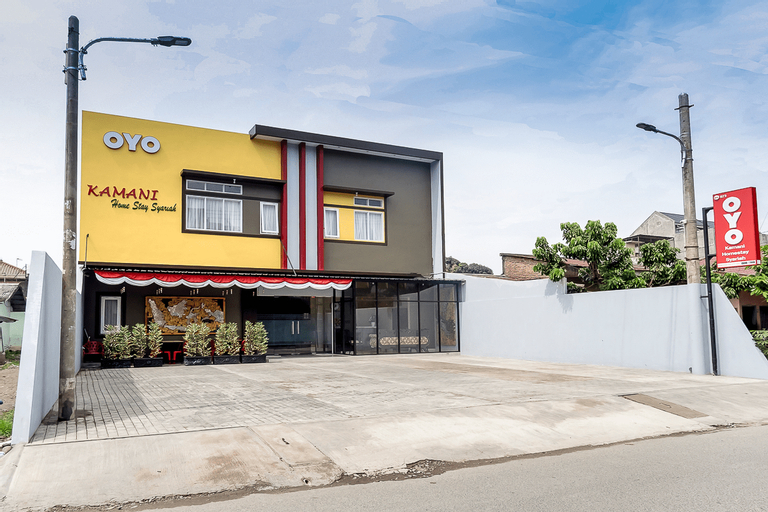 Exterior & Views 2, Capital O Kamani Homestay Syariah Medan, Medan