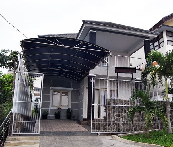 Exterior & Views 4, Villa Green Apple, Malang