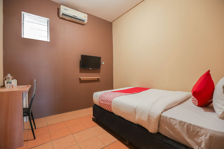 Bedroom 3, Hotel O near Summarecon Mall Serpong formerly Gemilang Guesthouse, Tangerang