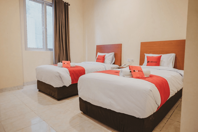 RedDoorz Plus near Plaza Blok M, South Jakarta