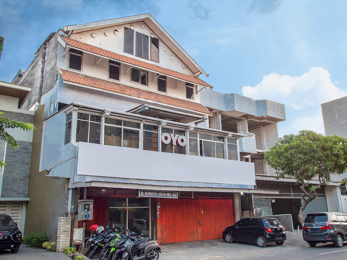 Exterior & Views 2, OYO 164 Ang's Residence, Surabaya