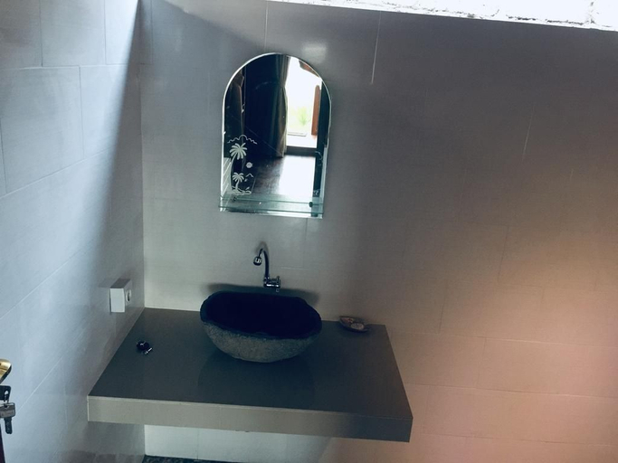 Bathroom 3, Sunday Huts Lembongan, Klungkung