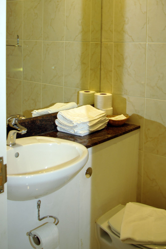 Bathroom 4, Westbury, London