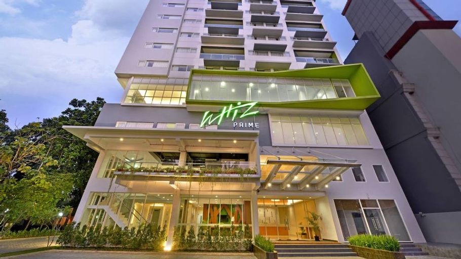 Exterior & Views 1, Whiz Prime Hotel Pajajaran Bogor, Bogor