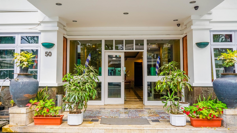 Exterior & Views 2, Collection O 1452 Hotel Utari, Bandung