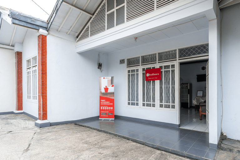 Public Area 3, RedDoorz Syariah near RSUD Cimacan, Bogor