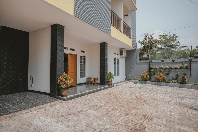 Public Area 2, RedDoorz Syariah near Pahoman Lampung, Bandar Lampung