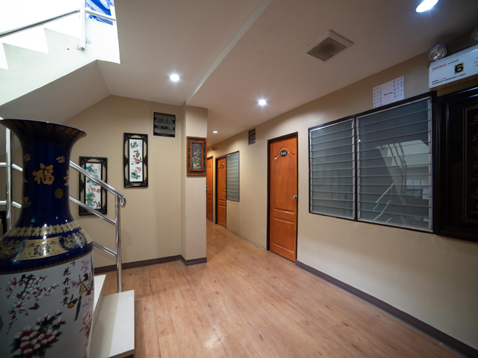 Public Area 2, Longzhu Guesthouse, Khlong San