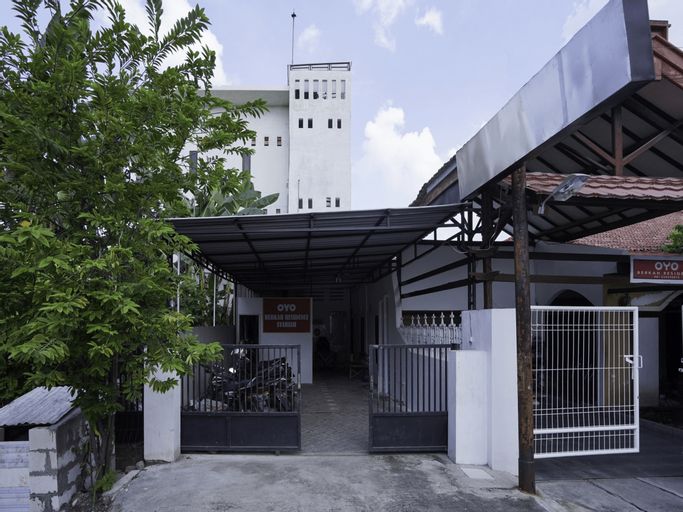 SPOT ON 2479 Berkah Residence Syariah, Gresik