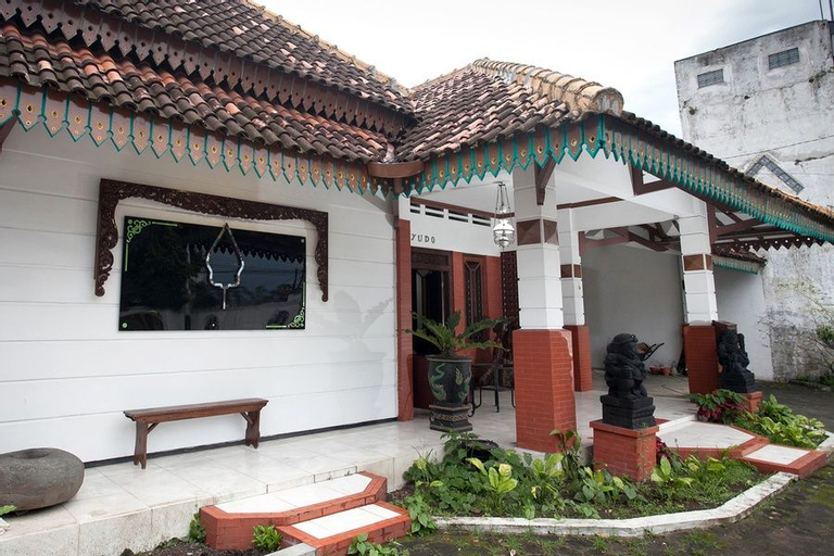 Reddoorz near Brawijaya University, Malang