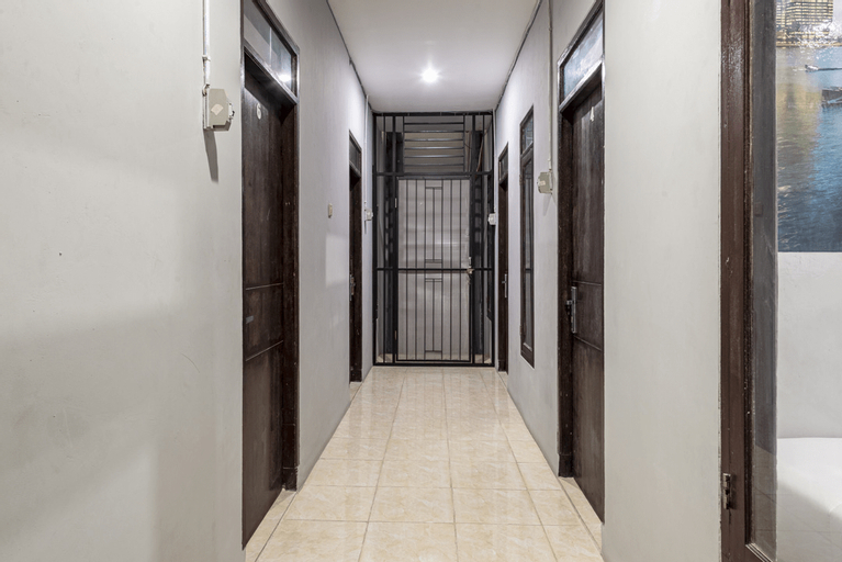 RedDoorz @ Jemursari Surabaya 2, Surabaya