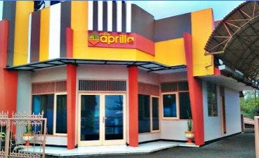 Exterior & Views 1, New Aprillia Hotel, Banyumas