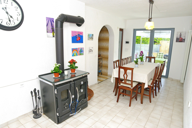 Food & Drinks, Kuntrada 45 with heated pool and kids pool, Fažana
