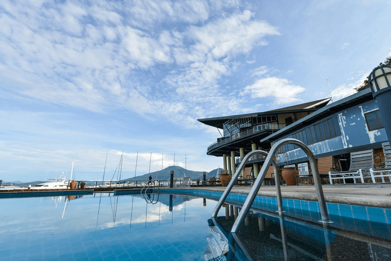 Exterior & Views 13