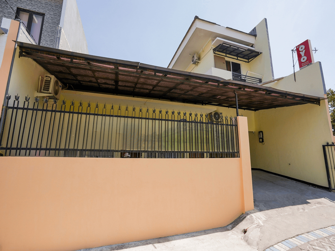 OYO 1857 Wonoboyo Residence, Surabaya