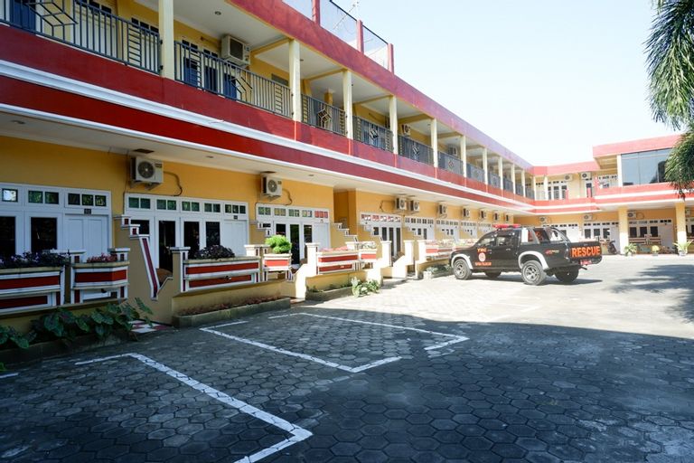 RedDoorz Plus near Stadion Wijaya Kusuma, Cilacap