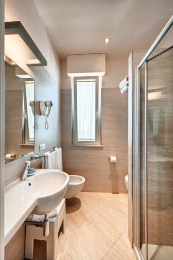 Bathroom 5, Hotel Bahia, Ascoli Piceno