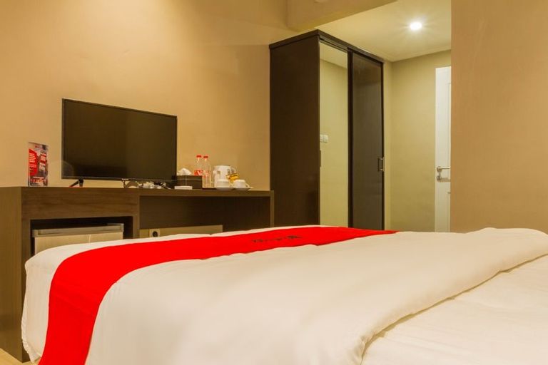 RedDoorz Plus @ Dipatiukur, Bandung