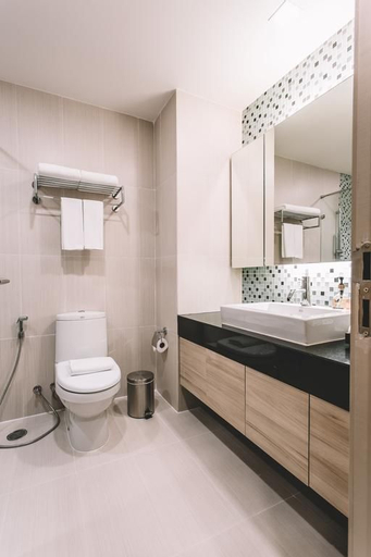 Bedroom 5, Adelphi Suites Bangkok, Wattana