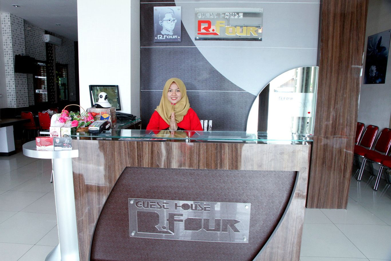 Public Area 3, OYO 861 R Four Hotel, Palu