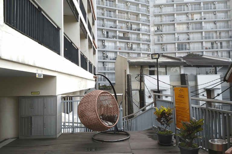 Others 3, Scenic Studio at Beverly Dago Apartment near Sabuga By Travelio, Bandung