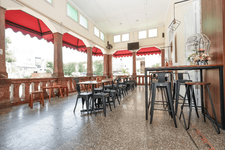 Food & Drinks 5, Damai Residence Semarang, Semarang
