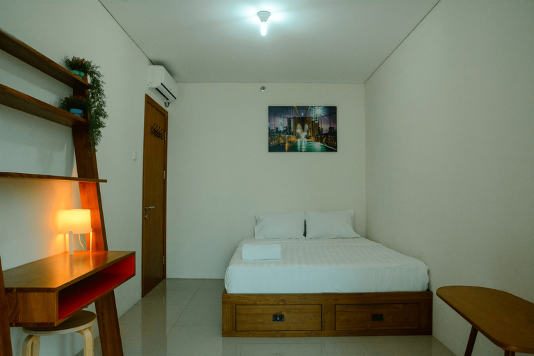 1BR Woodland Park Residence Kalibata View Swimming Pool By Travelio, Jakarta Selatan